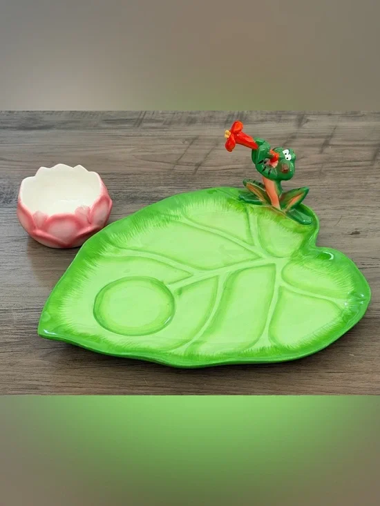 Tiana’s Place Leaf-Shaped Ceramic Tray with Pink Bowl Disney Princess and Frog - Picture 6 of 9